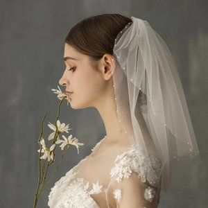 Wedding veil white bridal pearls short